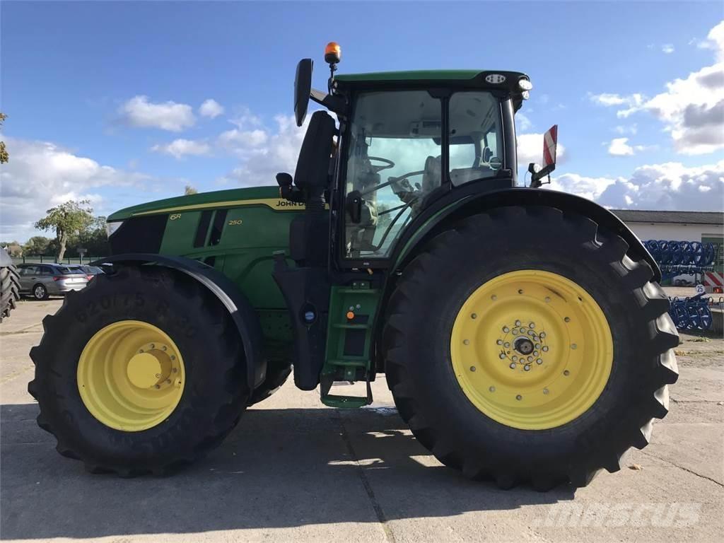 John Deere 6R 250 Tractoare