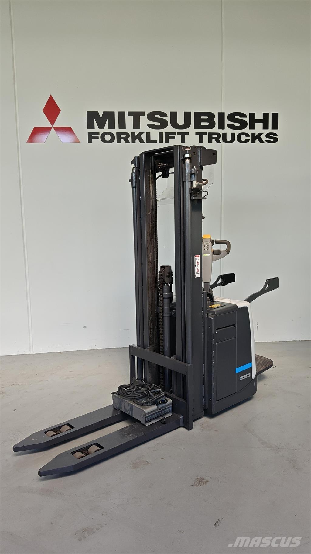 Atlet PSP125 Transpaleti autopropulsanti