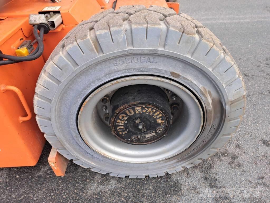 JLG E 300 AJP Nacele cu brat articulat