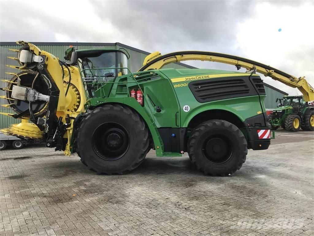 John Deere 8600 Forajere cu autopropulsare