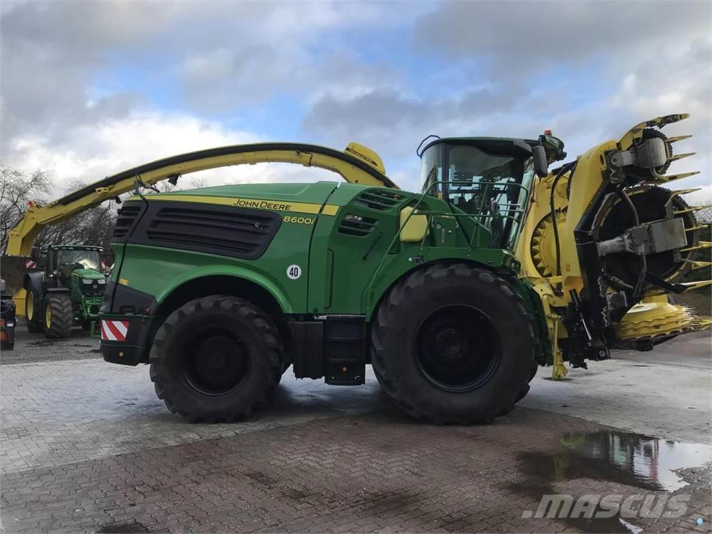 John Deere 8600 Forajere cu autopropulsare