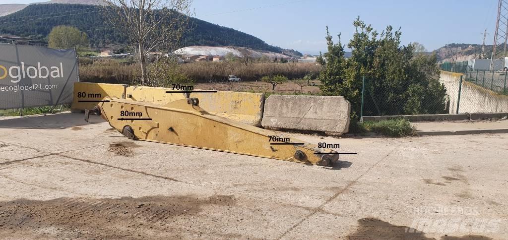 CAT 325 Axe