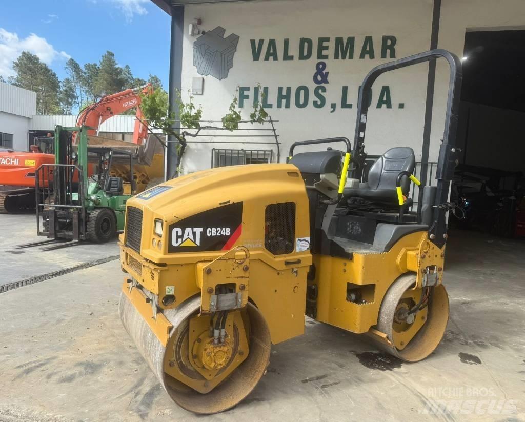 CAT CB 24 B, CB24 Cilindri compactori dubli