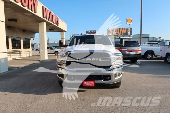 RAM 3500 HD Camioane platforma/prelata