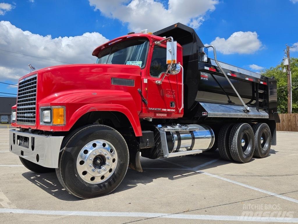 Mack CHU 613 Autobasculanta
