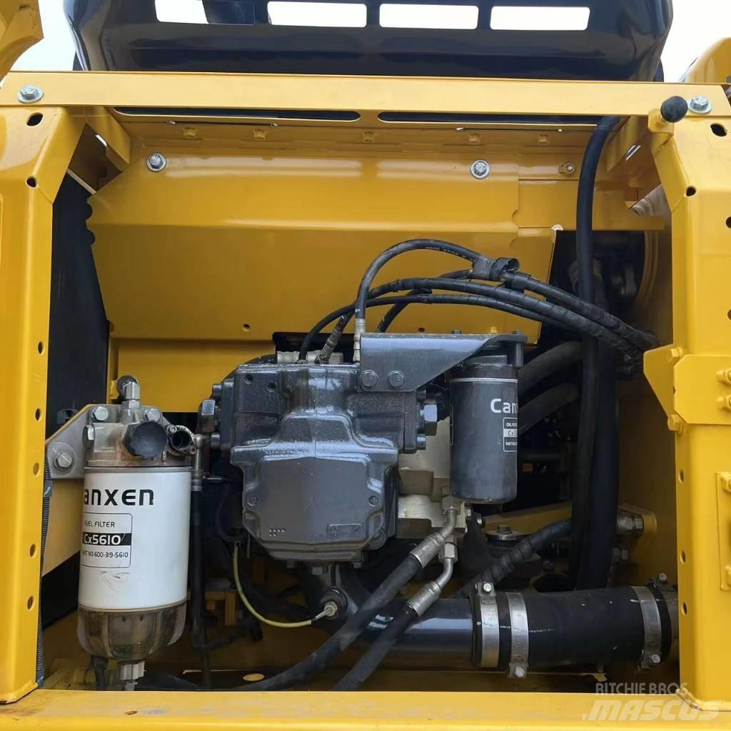 Komatsu PC240 Excavatoare pe șenile
