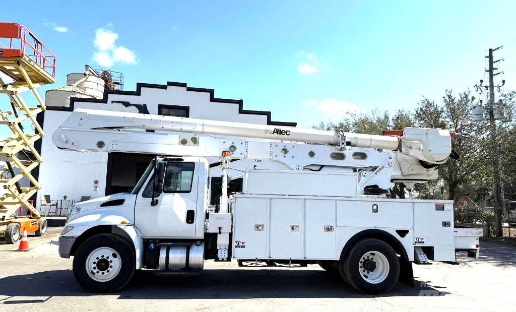 International 4300 Platforme aeriene montate pe camion
