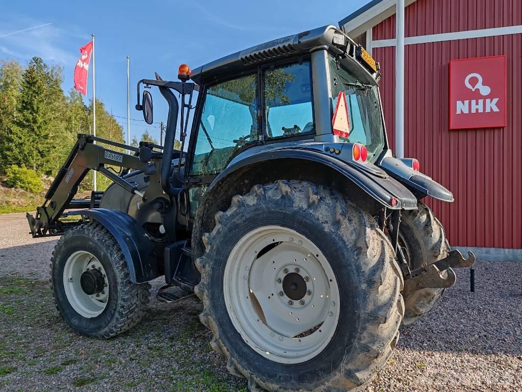 Valtra M 130 Tractoare