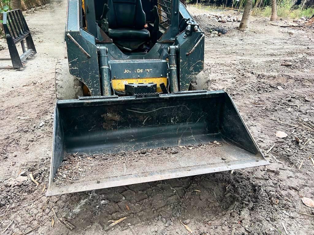 John Deere 312 Mini incarcator