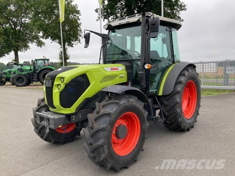 CLAAS AXOS 240 Tractoare