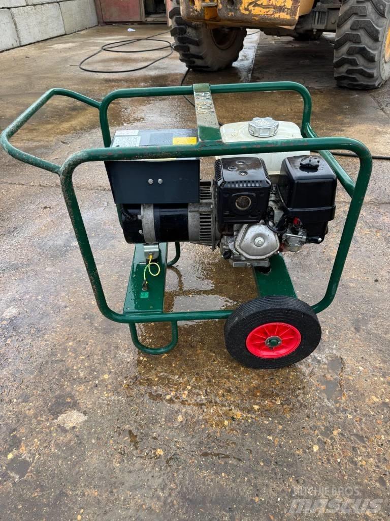 Harrington 3.8KVA Generatoare pe Petrol