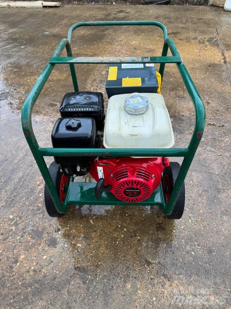 Harrington 3.8KVA Generatoare pe Petrol