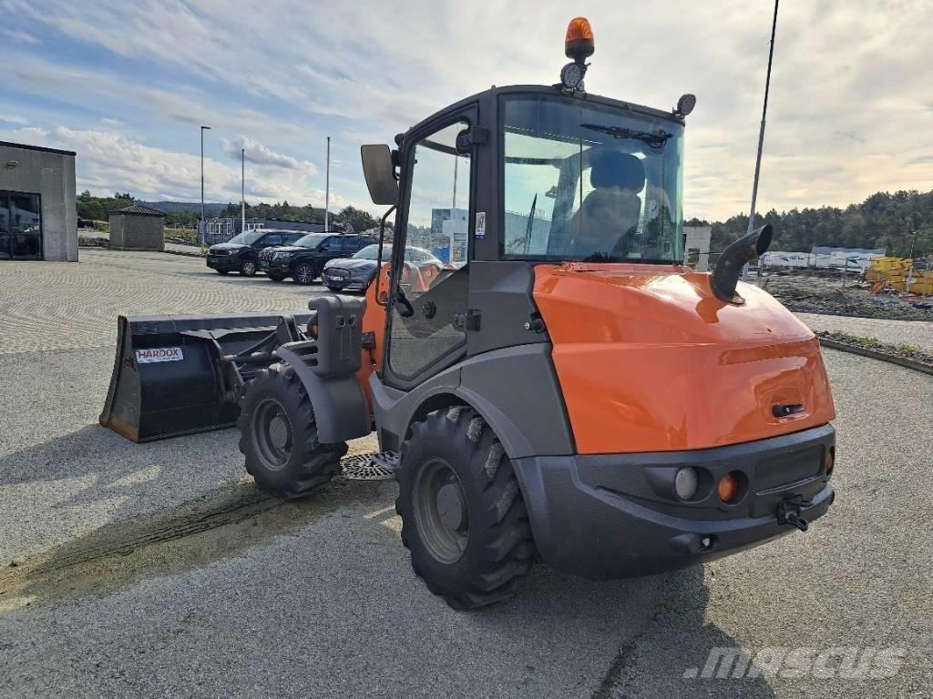 Hitachi ZW 75 Incarcator pe pneuri