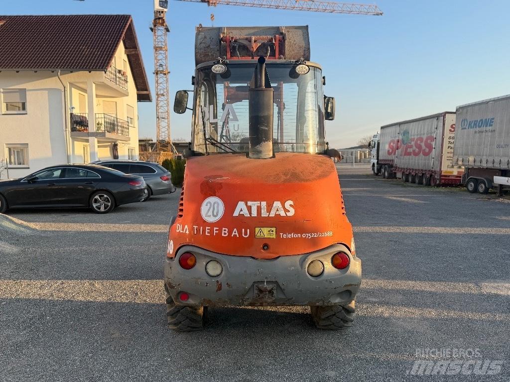 Atlas AR 60 Incarcator pe pneuri