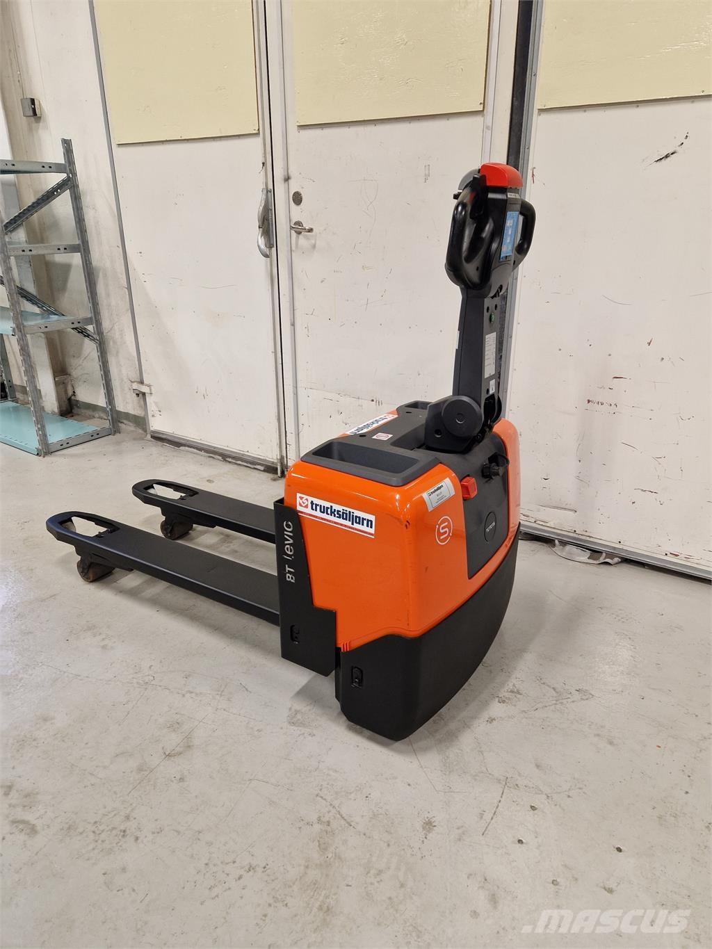 Toyota LWE130 Transpaleta manuala