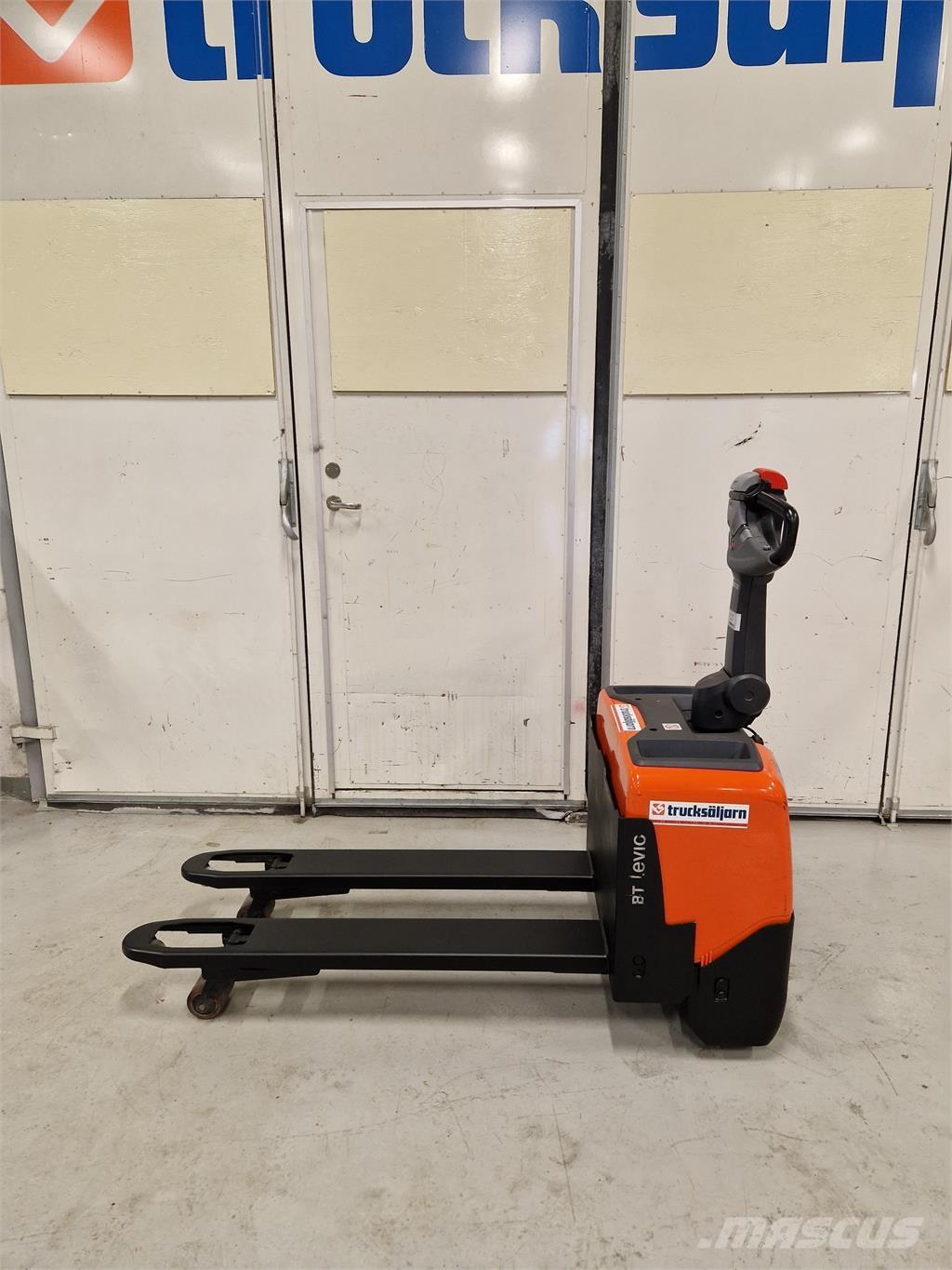 Toyota LWE130 Transpaleta manuala