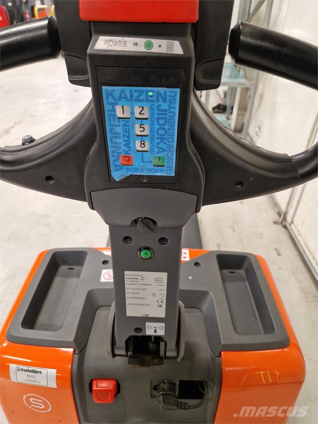 Toyota LWE130 Transpaleta manuala