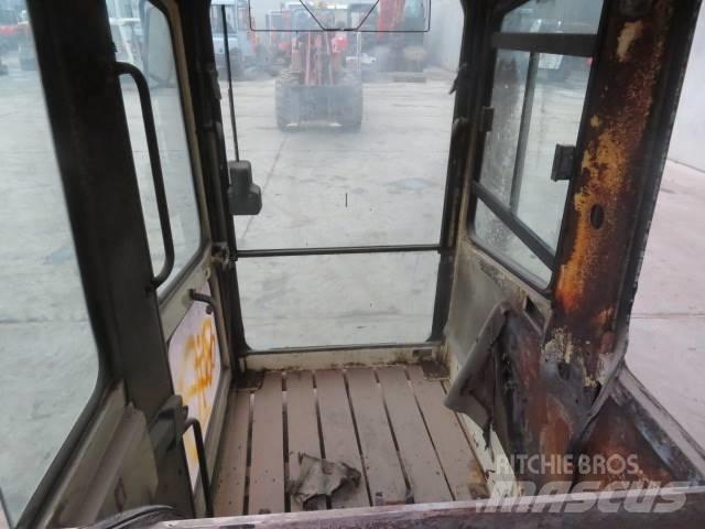 Schaeff HML 22 Cabine si interior