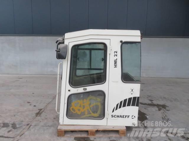 Schaeff HML 22 Cabine si interior