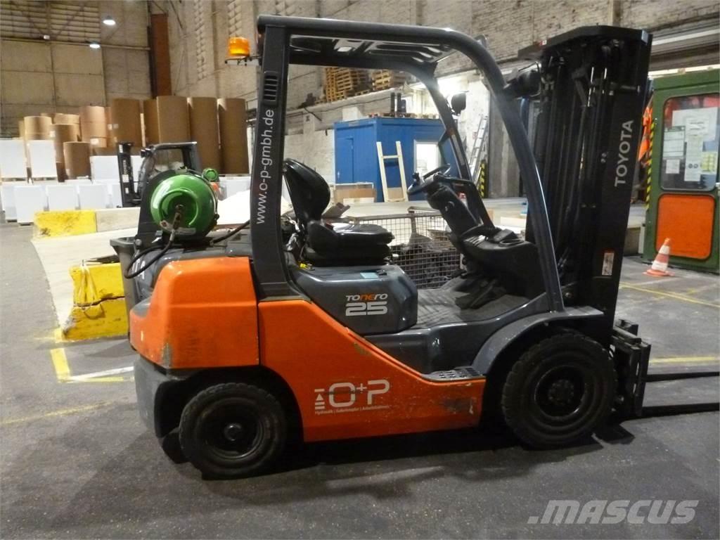 Toyota 02-8FGF25 Stivuitor GPL