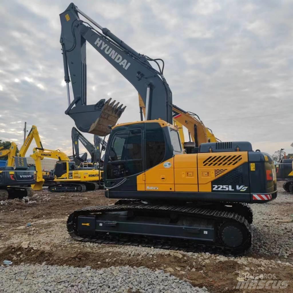 Hyundai 225VS Excavatoare pe șenile
