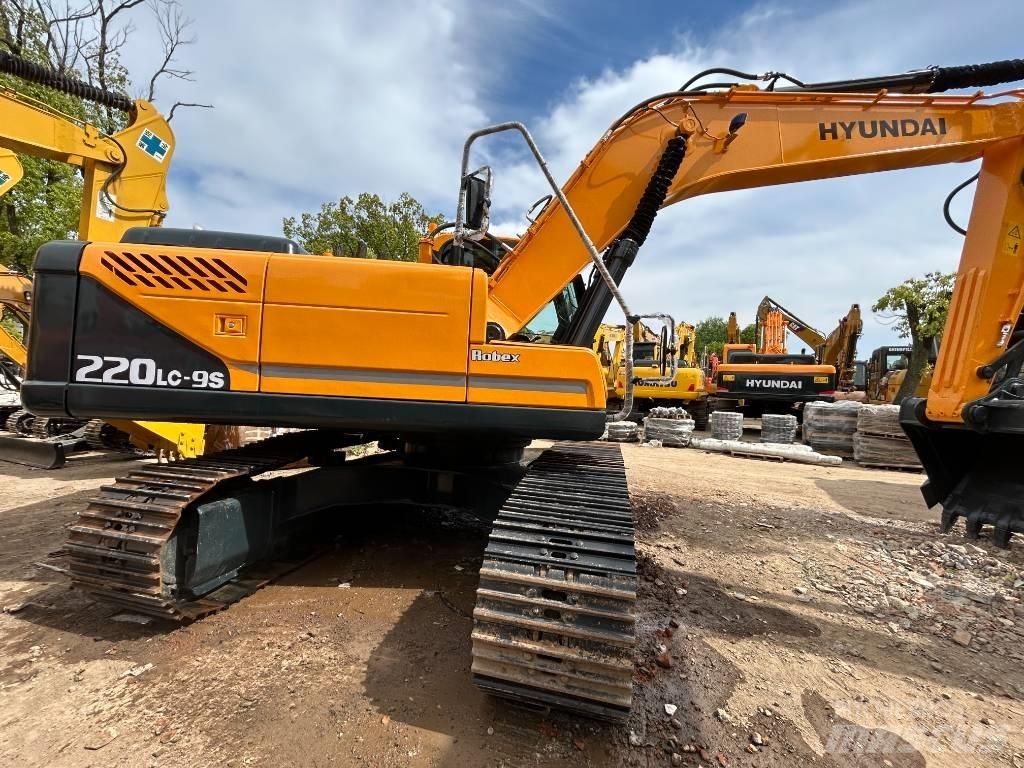 Hyundai 220-9S Excavatoare pe șenile
