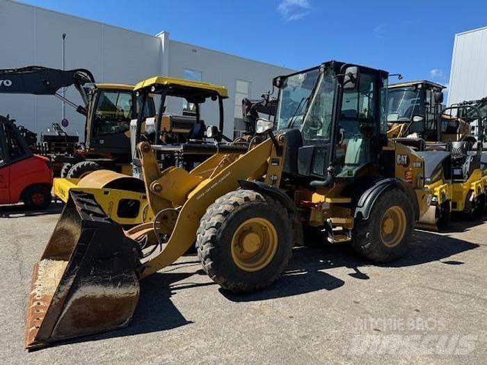CAT 908M Incarcator pe pneuri