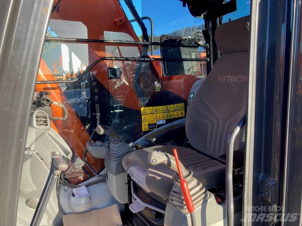 Hitachi ZX225USLC-5 Excavatoare pe șenile
