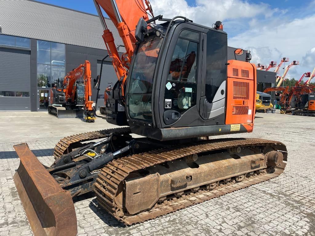 Hitachi ZX225USLC-5 Excavatoare pe șenile
