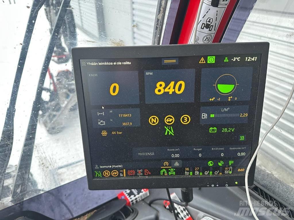 Komatsu 931 XC Combine forestiere