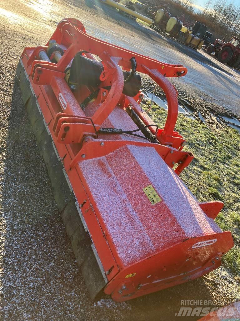 Maschio bufalo 300 Cositoare