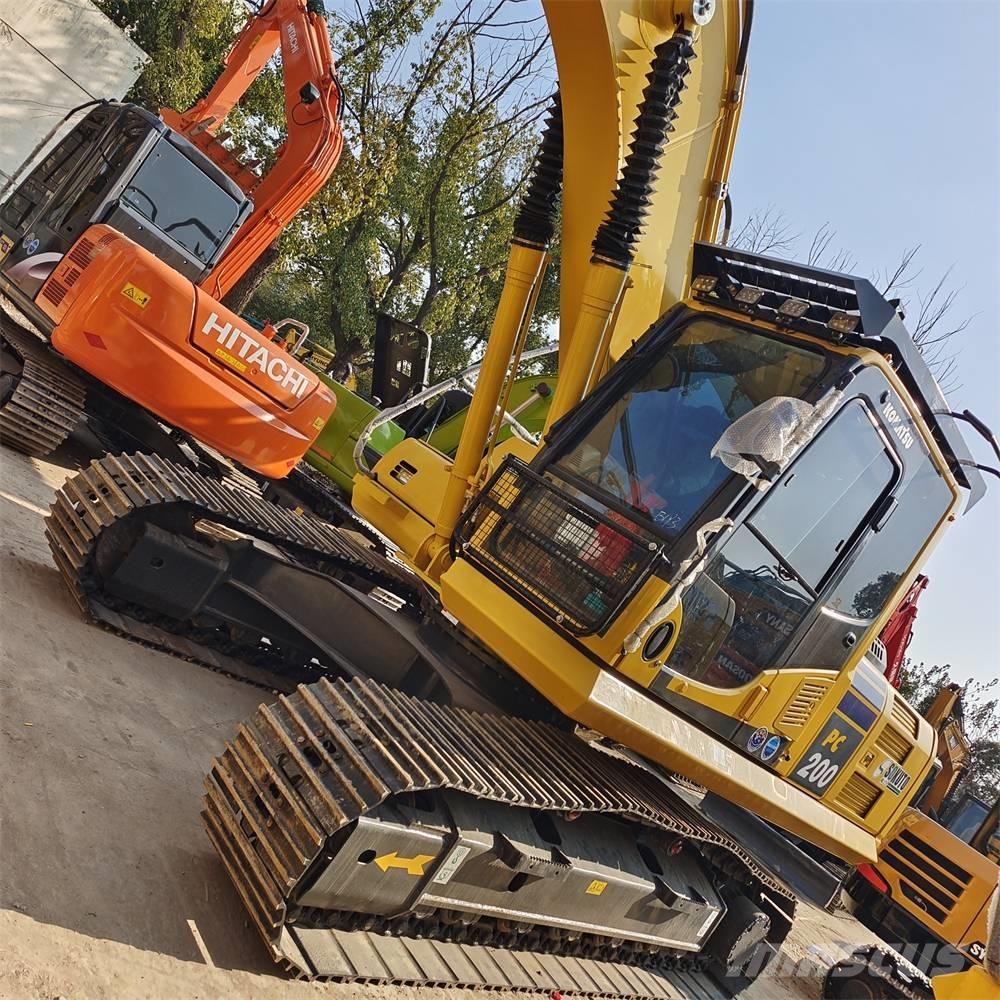 Komatsu PC200-8 Excavatoare pe șenile

