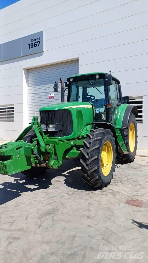 John Deere 6820 Tractoare