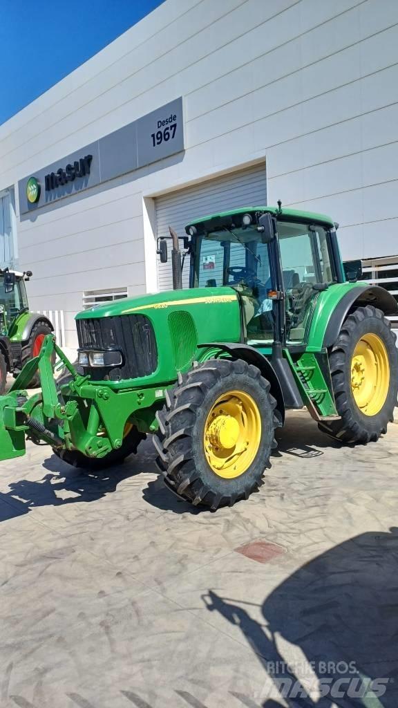 John Deere 6820 Tractoare