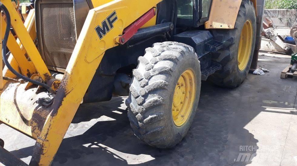 Fermec 860 Buldoexcavatoare