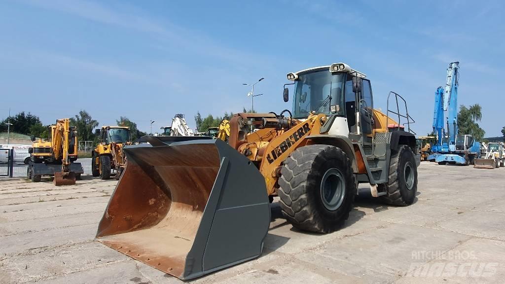 Liebherr L 566 Incarcator pe pneuri