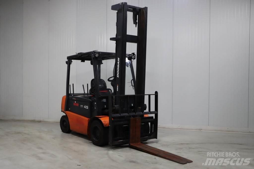 Doosan B45X-5 Stivuitor electric