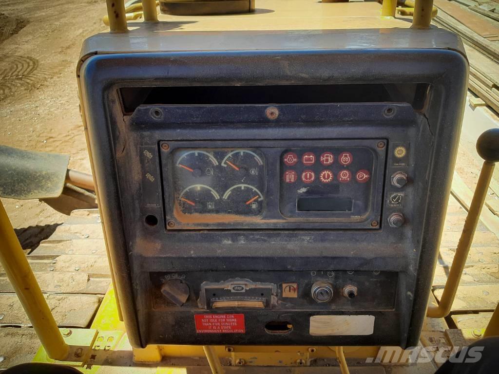 CAT D 6 M XL Buldozere pe senile