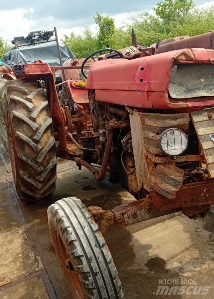 Massey Ferguson 165 Tractoare