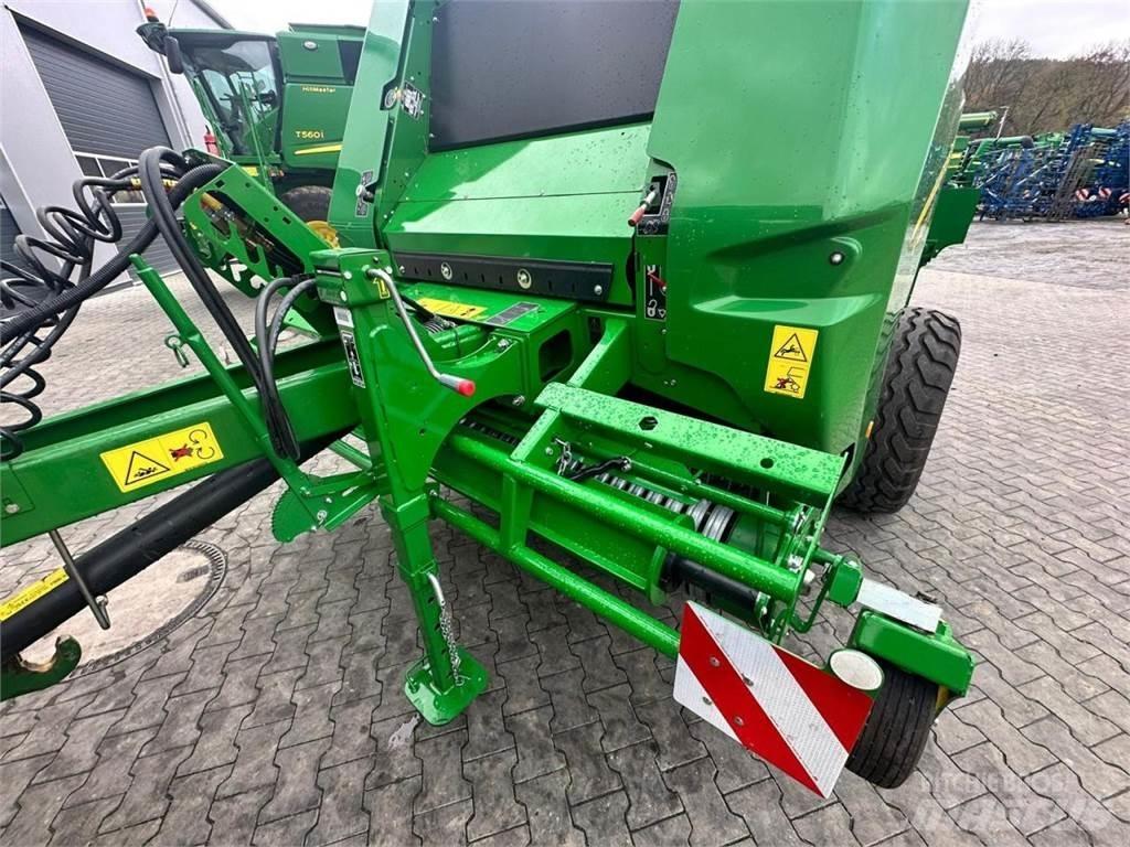 John Deere V461M Masina de balotat cilindric