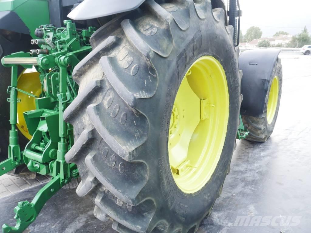 John Deere 6800 Tractoare