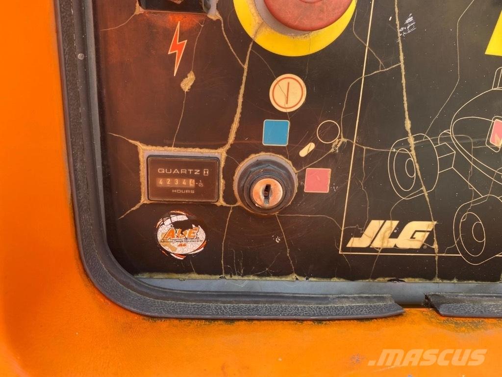 JLG 600 AJ Nacele cu brat articulat