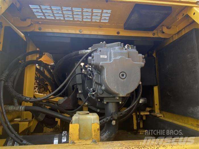 Komatsu PC450-8 Excavatoare pe șenile
