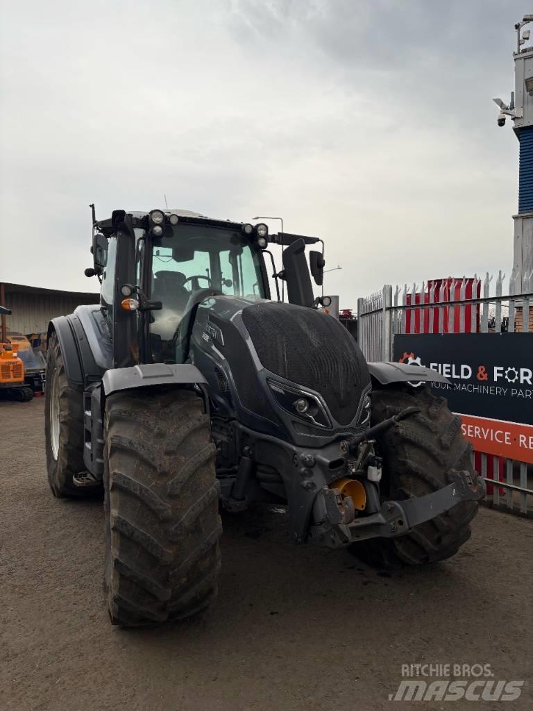 Valtra T 254 Tractoare