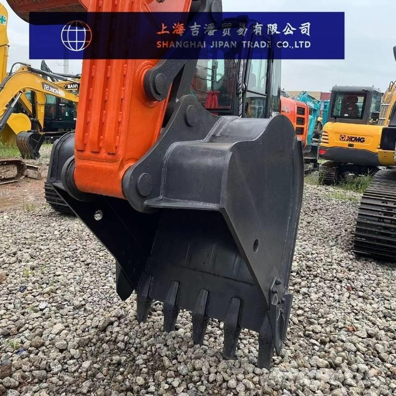 Doosan DX 225 Excavatoare pe șenile
