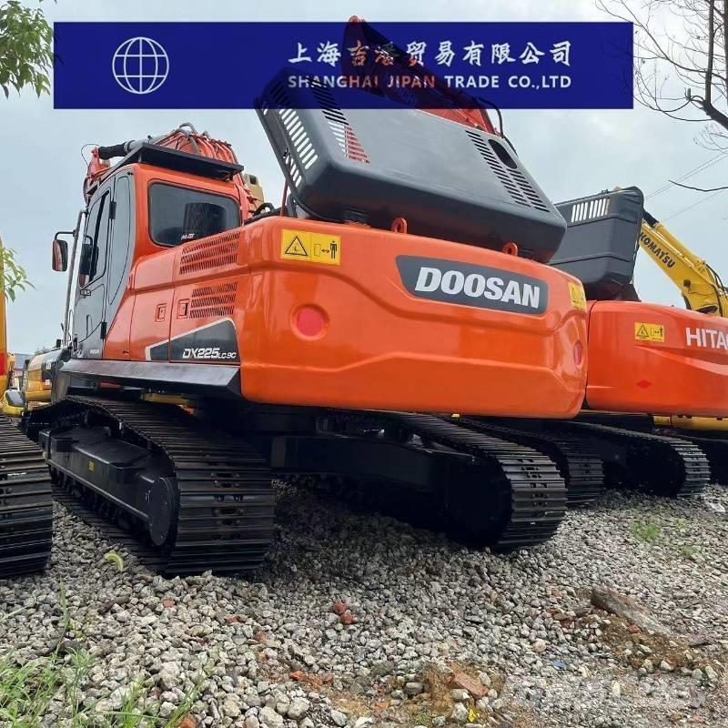 Doosan DX 225 Excavatoare pe șenile
