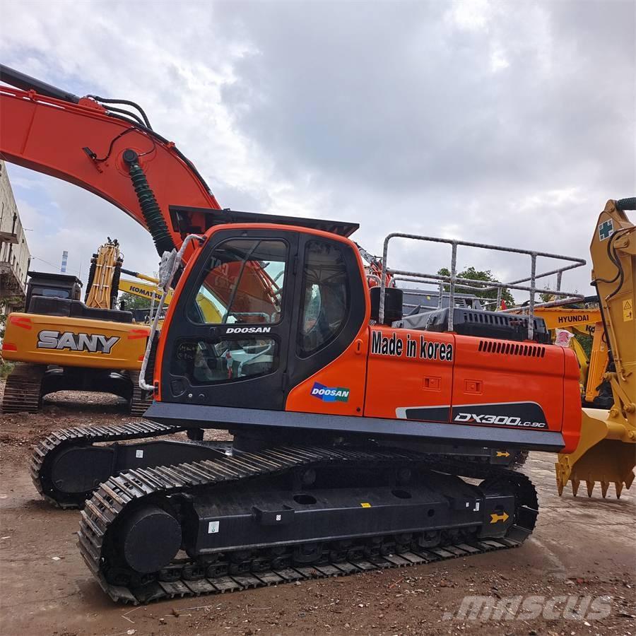 Doosan DX 300 LCA Excavatoare pe șenile

