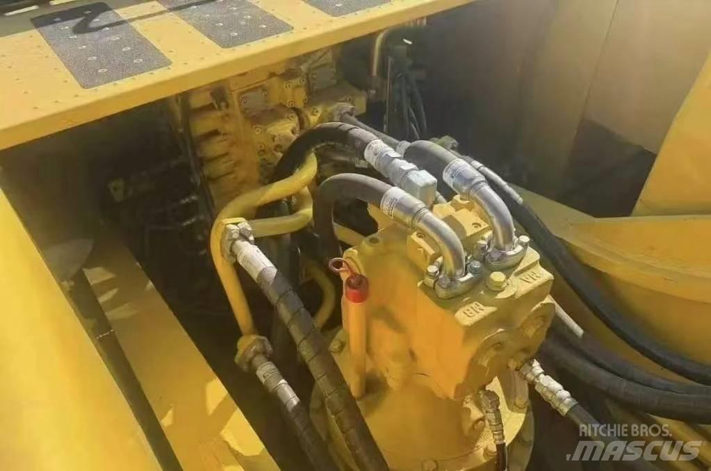 Komatsu PC 350 Excavatoare pe șenile
