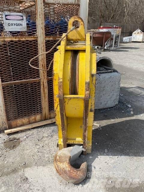 Liebherr HS 885 HD Macarele