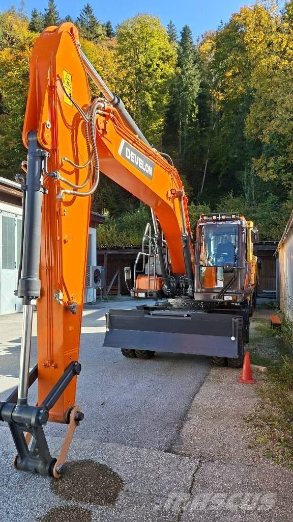 Develon DX 210 W-7 Excavatoare cu roti